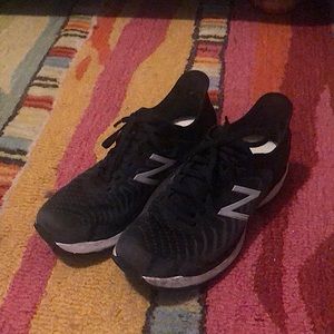 New Balance Women's 860v11